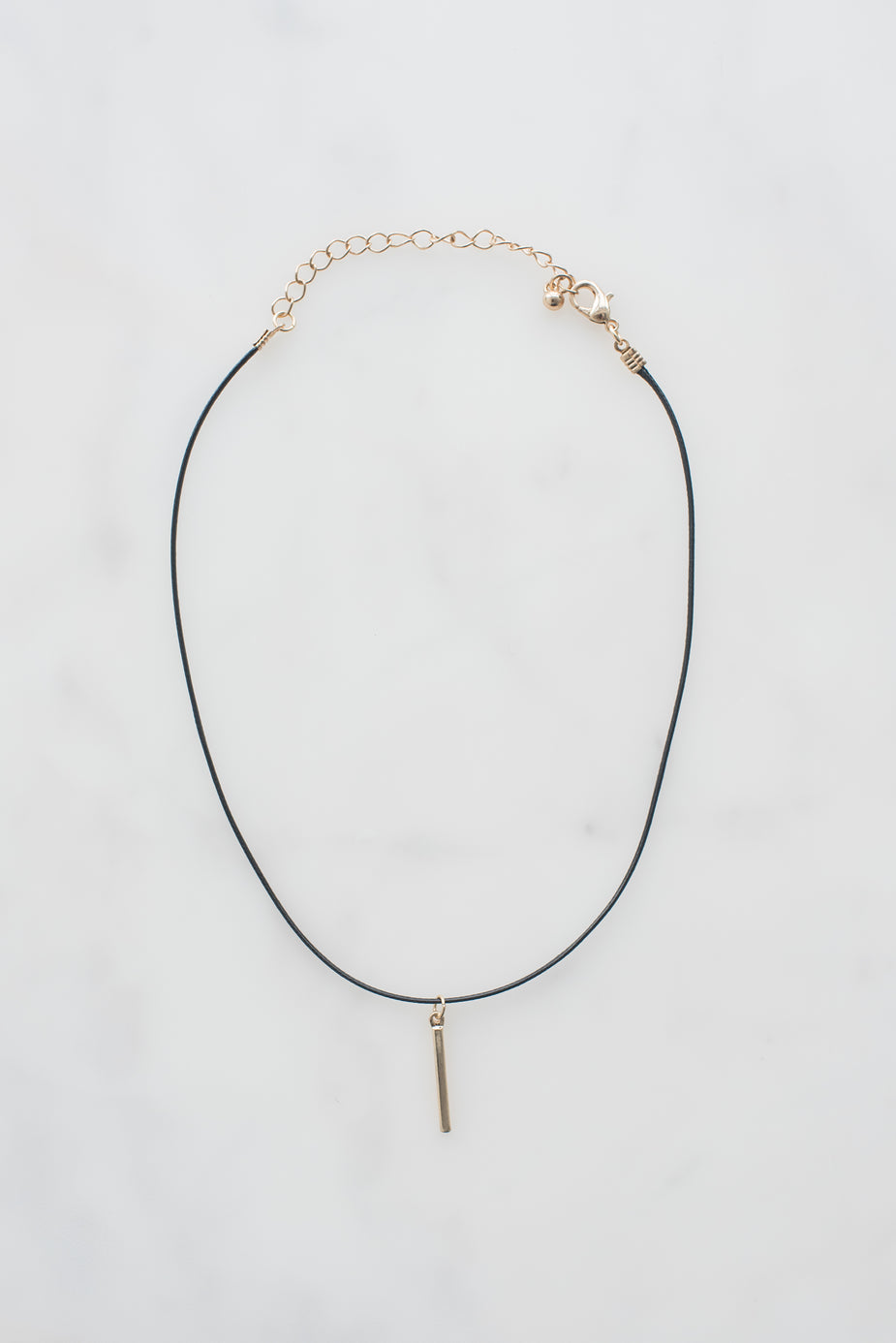 Choker met gouden hanger